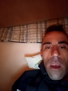 Snapshot of MownRender chatting on 11/05/25, 12:21 MownRender online show from 11/05/25, 12:21