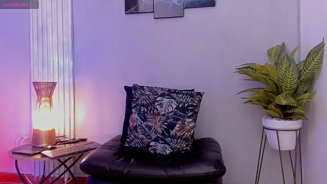 thomas eliotts online show from 12/18/24, 07:41