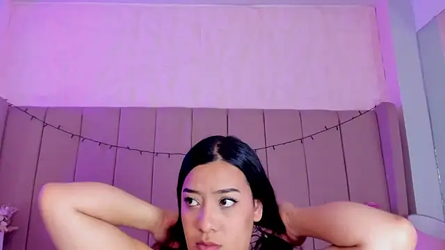 Snapshot of MollyBigBoobs12 chatting on 09/26/25, 08:24 MollyBigBoobs12 online show from 09/26/25, 08:24