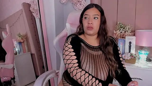 Snapshot of MollyBigBoobs12 chatting on 10/06/25, 09:12 MollyBigBoobs12 online show from 10/06/25, 09:12