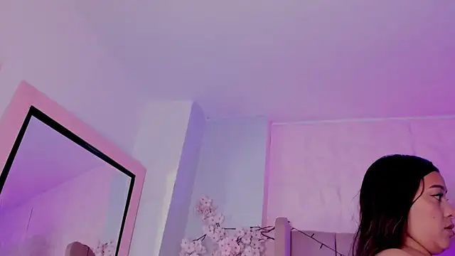 Snapshot of MollyBigBoobs12 chatting on 10/15/25, 08:31 MollyBigBoobs12 online show from 10/15/25, 08:31