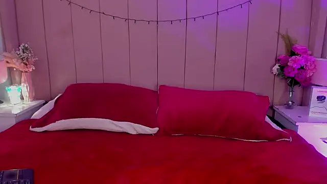 Snapshot of MollyBigBoobs12 chatting on 10/28/25, 09:06 MollyBigBoobs12 online show from 10/28/25, 09:06