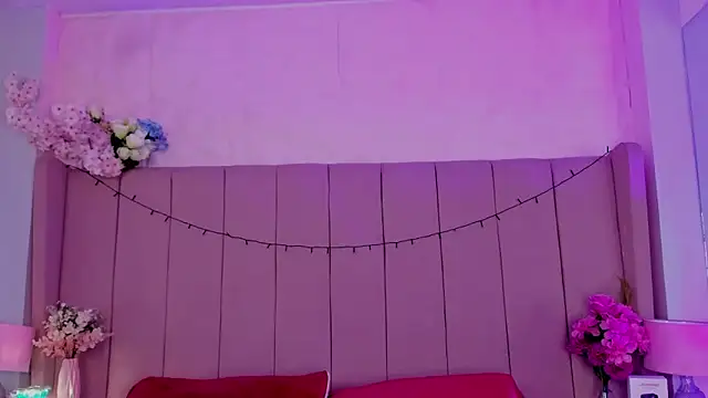 Snapshot of MollyBigBoobs12 chatting on 11/05/25, 08:42 MollyBigBoobs12 online show from 11/05/25, 08:42