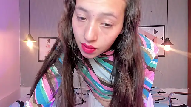 Snapshot of Valeria_roussi chatting on 12/11/24, 04:09 Valeria roussi online show from 12/11/24, 04:09