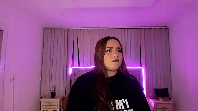 Snapshot of Valentina_Se chatting on 12/20/24, 01:47 Valentina Se online show from 12/20/24, 01:47