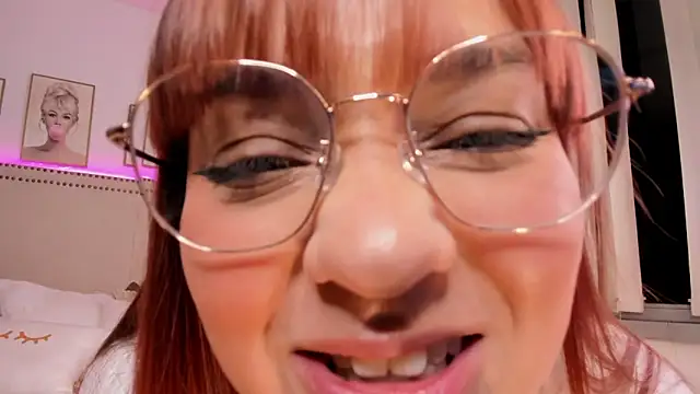 Snapshot of Valentina_Se chatting on 02/28/25, 04:43 Valentina Se online show from 02/28/25, 04:43