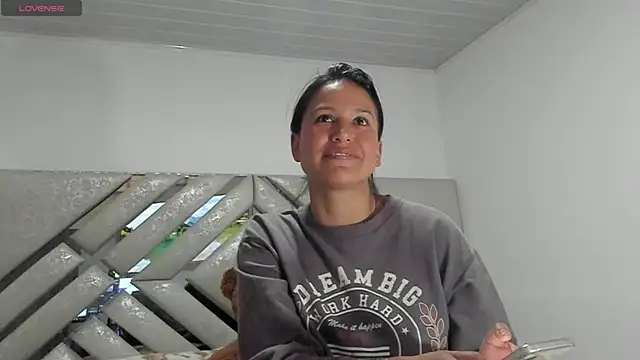 sharoncute1 online show from 06/11/26, 10:30