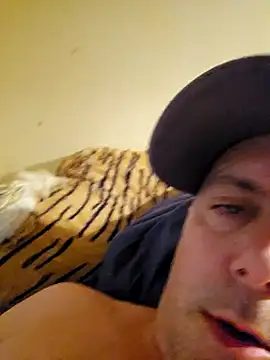 HeteroHotGuy1 online show from 12/06/24, 10:27