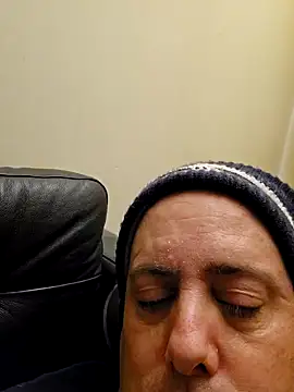 HeteroHotGuy1 online show from 12/13/24, 02:10