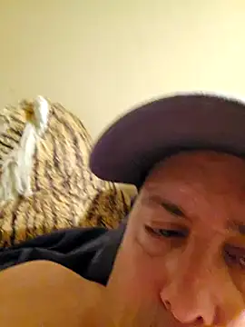 HeteroHotGuy1 online show from 12/27/24, 01:22