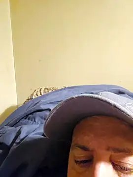 HeteroHotGuy1 online show from 12/29/24, 08:04
