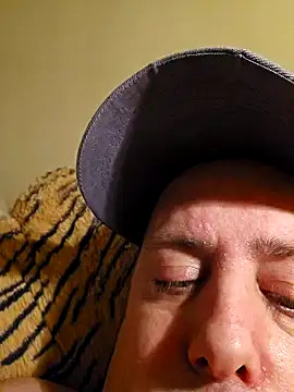 HeteroHotGuy1 online show from 02/06/25, 12:43