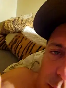 HeteroHotGuy1 online show from 09/24/25, 06:55