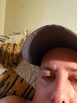 HeteroHotGuy1 online show from 10/05/25, 12:47