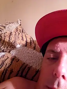 HeteroHotGuy1 online show from 10/10/25, 10:42