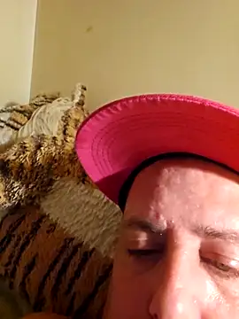 HeteroHotGuy1 online show from 10/21/25, 09:26