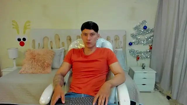 Snapshot of Damian23__ chatting on 12/27/24, 12:45 Damian23 online show from 12/27/24, 12:45