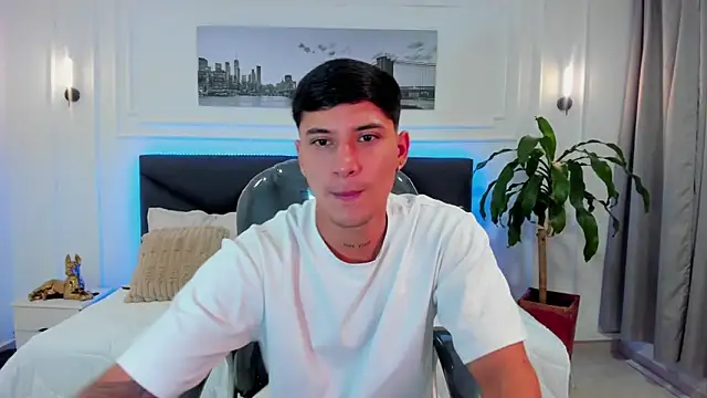 Snapshot of Damian23__ chatting on 11/24/25, 12:05 Damian23 online show from 11/24/25, 12:05