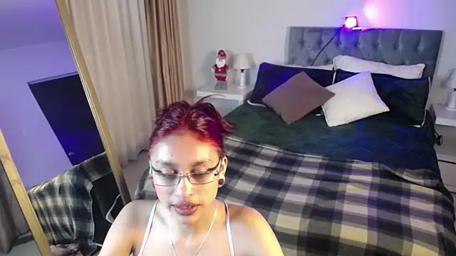 Snapshot of Kat_cute_ chatting on 12/07/24, 12:08 Kat cute online show from 12/07/24, 12:08