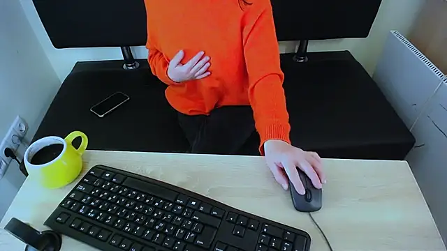 LaimaV  online show from 11/01/25, 07:43