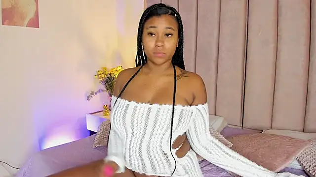 Snapshot of Milan_ebony chatting on 12/16/25, 11:59 Milan ebony online show from 12/16/25, 11:59