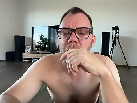 xmnbx77 online show from 10/20/25, 07:31