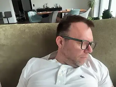 xmnbx77 online show from 11/10/25, 10:58