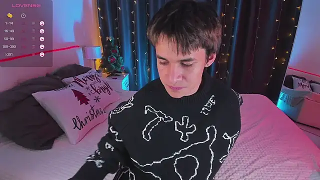 Snapshot of Andrew_Clar chatting on 12/19/24, 03:41 Andrew Clar online show from 12/19/24, 03:41