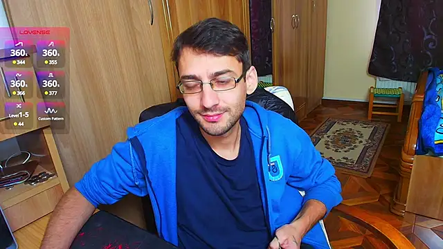 Snapshot of HungEddy chatting on 12/02/24, 11:12 HungEddy online show from 12/02/24, 11:12