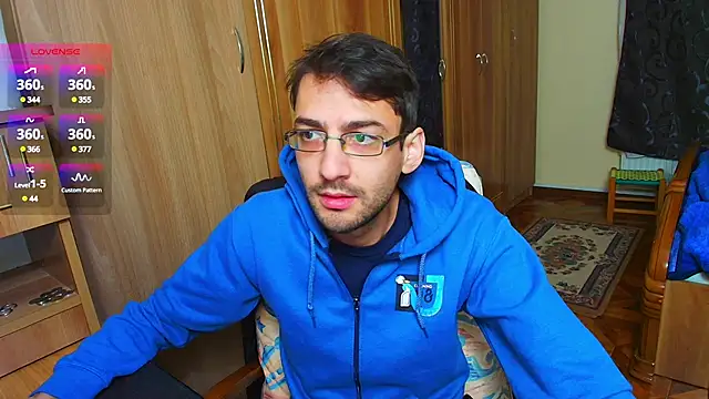 Snapshot of HungEddy chatting on 12/03/24, 02:58 HungEddy online show from 12/03/24, 02:58