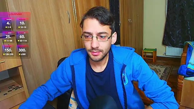 Snapshot of HungEddy chatting on 12/04/24, 03:04 HungEddy online show from 12/04/24, 03:04