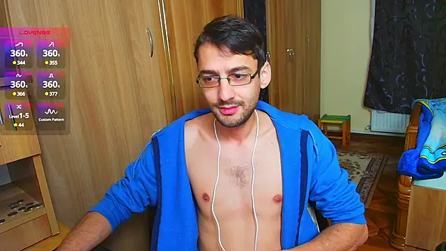 Snapshot of HungEddy chatting on 12/04/24, 06:11 HungEddy online show from 12/04/24, 06:11