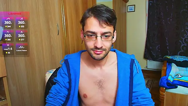 Snapshot of HungEddy chatting on 12/04/24, 09:18 HungEddy online show from 12/04/24, 09:18