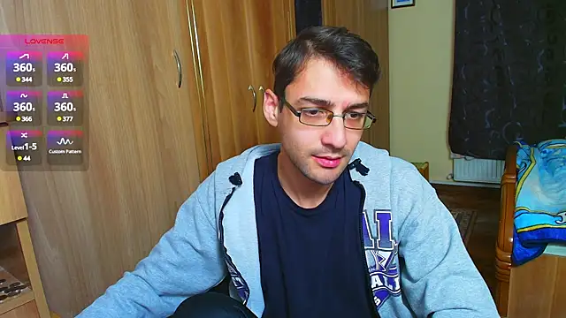 Snapshot of HungEddy chatting on 12/06/24, 02:28 HungEddy online show from 12/06/24, 02:28