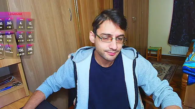 Snapshot of HungEddy chatting on 12/07/24, 12:02 HungEddy online show from 12/07/24, 12:02