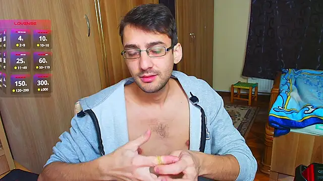 Snapshot of HungEddy chatting on 12/08/24, 12:52 HungEddy online show from 12/08/24, 12:52