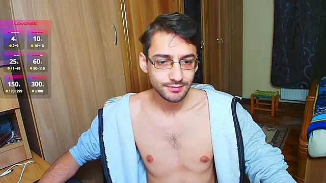 Snapshot of HungEddy chatting on 12/10/24, 03:12 HungEddy online show from 12/10/24, 03:12