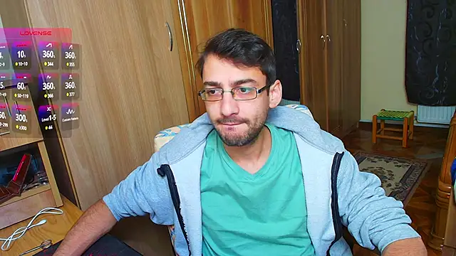 Snapshot of HungEddy chatting on 12/11/24, 06:20 HungEddy online show from 12/11/24, 06:20