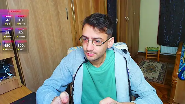 Snapshot of HungEddy chatting on 12/13/24, 01:44 HungEddy online show from 12/13/24, 01:44