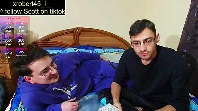 Snapshot of HungEddy chatting on 12/14/24, 08:18 HungEddy online show from 12/14/24, 08:18