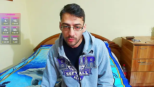 Snapshot of HungEddy chatting on 12/17/24, 09:27 HungEddy online show from 12/17/24, 09:27