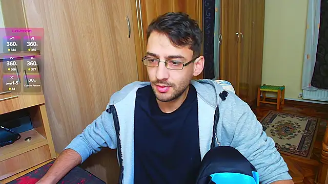 Snapshot of HungEddy chatting on 12/18/24, 04:31 HungEddy online show from 12/18/24, 04:31