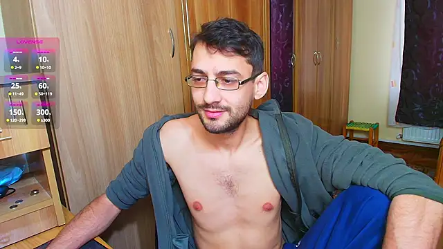 Snapshot of HungEddy chatting on 12/22/24, 10:06 HungEddy online show from 12/22/24, 10:06