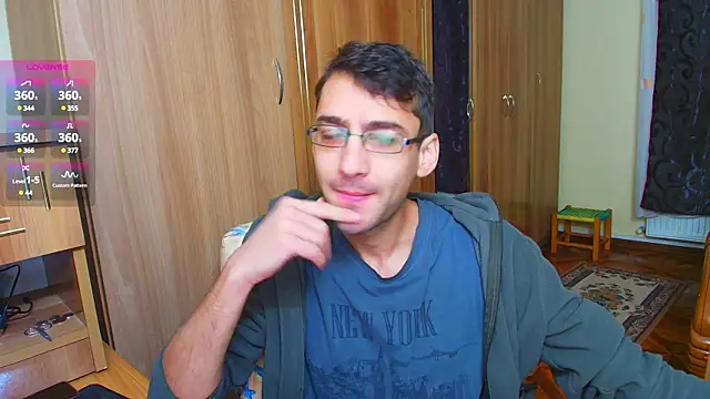 Snapshot of HungEddy chatting on 12/24/24, 09:50 HungEddy online show from 12/24/24, 09:50