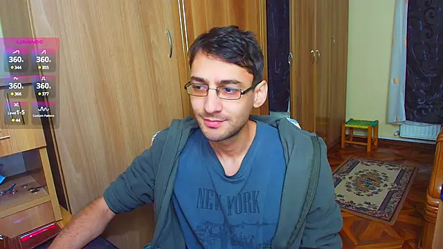 Snapshot of HungEddy chatting on 12/25/24, 11:33 HungEddy online show from 12/25/24, 11:33