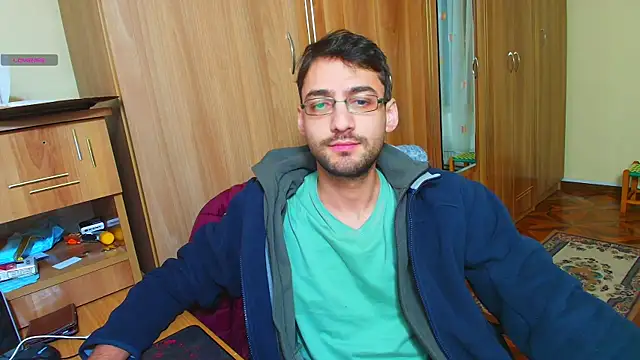 Snapshot of HungEddy chatting on 12/31/24, 08:34 HungEddy online show from 12/31/24, 08:34