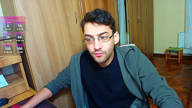 Snapshot of HungEddy chatting on 01/08/25, 03:07 HungEddy online show from 01/08/25, 03:07