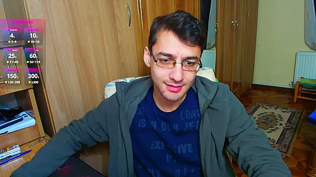 Snapshot of HungEddy chatting on 01/11/25, 08:32 HungEddy online show from 01/11/25, 08:32