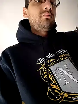 Snapshot of HungEddy chatting on 01/18/25, 11:11 HungEddy online show from 01/18/25, 11:11