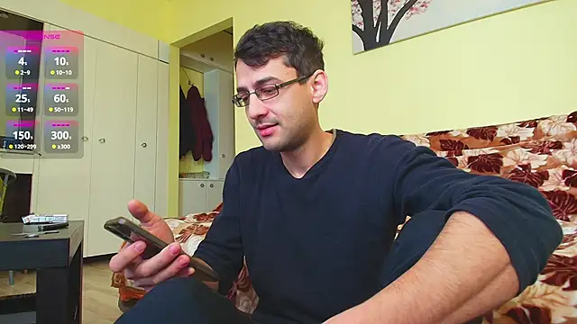 Snapshot of HungEddy chatting on 03/01/25, 09:40 HungEddy online show from 03/01/25, 09:40